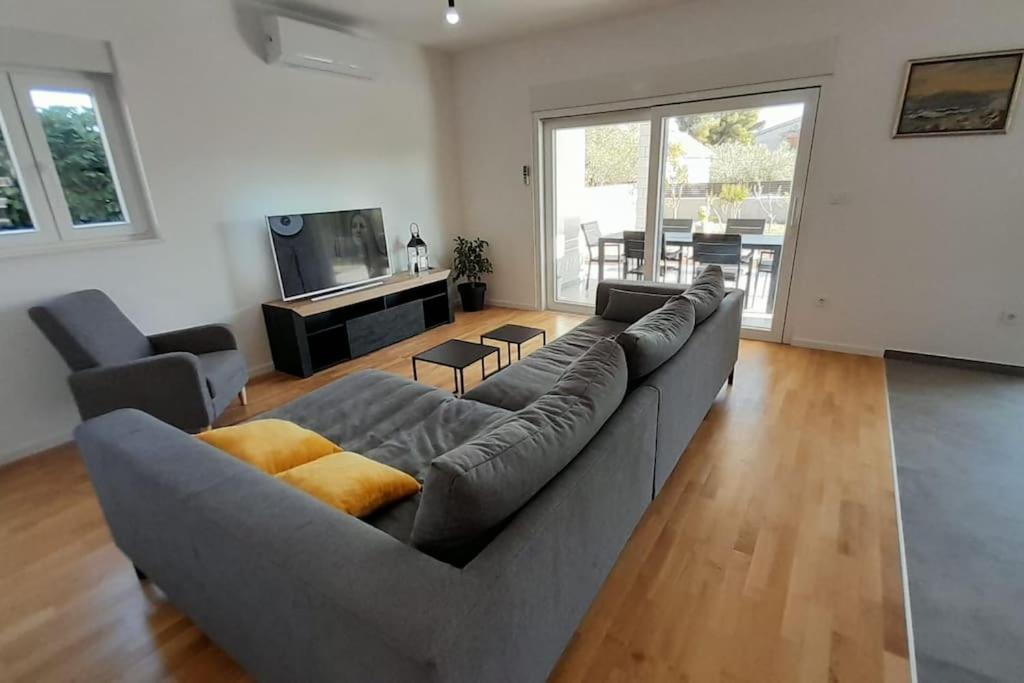 Villa Adria Near Sibenik, 90 Meters From The Sea *