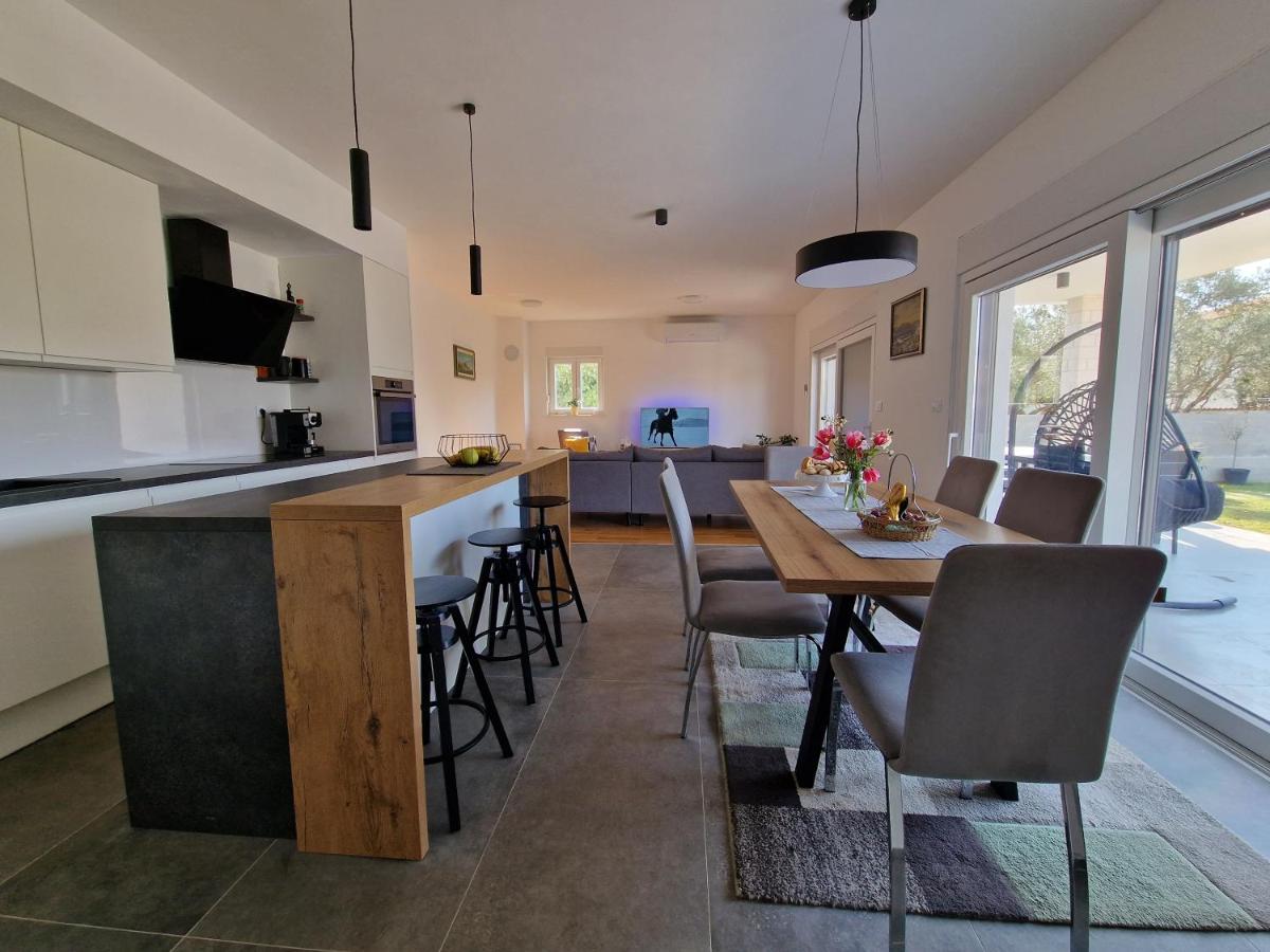 Adria Near Sibenik, 90 Meters From The Sea